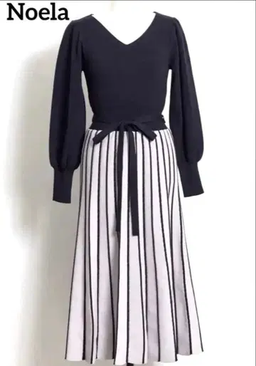 Noela 노엘라 배색 니트 플리츠 롱 원피스 허리 리본 네이비