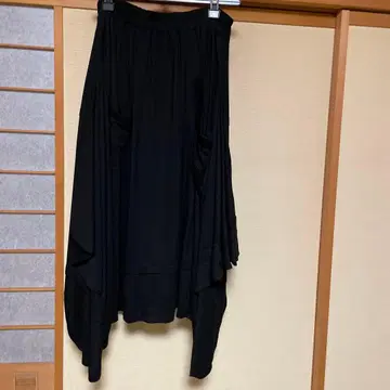 블랙 odds on complex 롱 스커트 사이드 포켓 포함