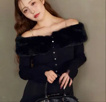 oneafteranotherniceclaup 비쥬 인조 모피 니트