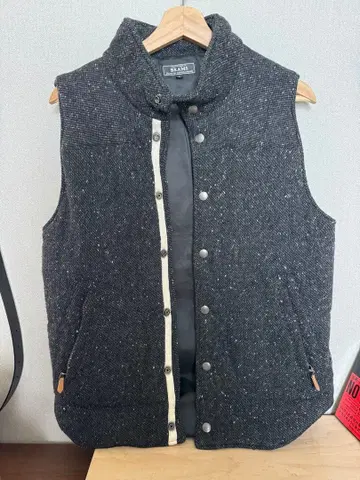 BEAMS 다크 그레이 베스트 M 사이즈