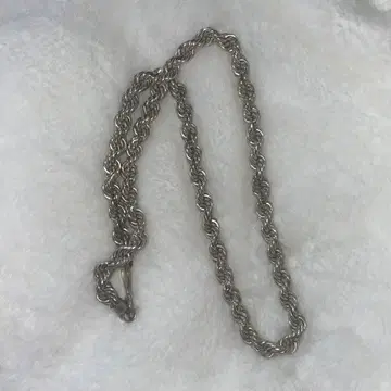 실버 트위스트 체인 목걸이