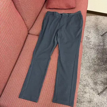 그레이 슬림핏 팬츠 사이드 지퍼 포함