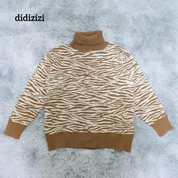 didizizi (디디지 지) 제브라 패턴 터틀넥 니트 애니멀 무늬