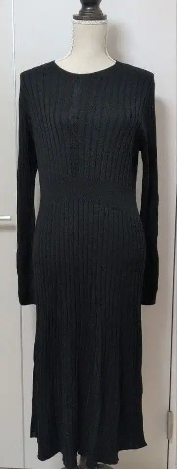 INES DE LA FRESSANGE 블랙 니트 원피스