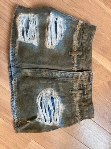 EMODA 레이어드 립드 데님 미니 스커트