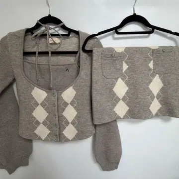 ANDMARY 아가일 리본 니트 세트업