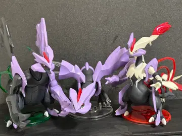 포켓플라 큐렘, 블랙큐렘, 화이트큐렘(색이 다른)