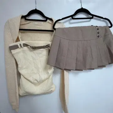 ANDMARY Heidi belt pleats set up