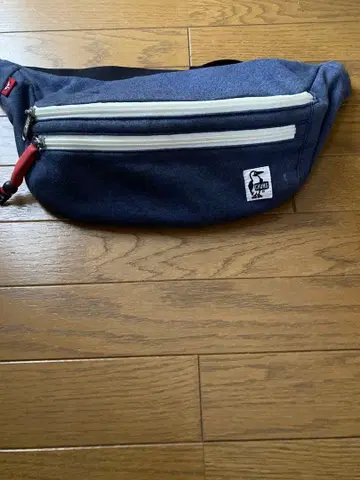 CHUMS 바디백 네이비