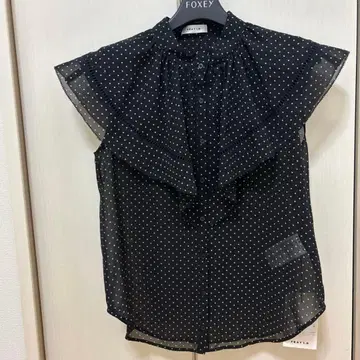 프레이 아이디 블랙 도트 무늬 프릴 블라우스