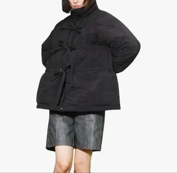 [새상품] KBF 프론트 리본 패딩 자켓 블랙 어반 리서치