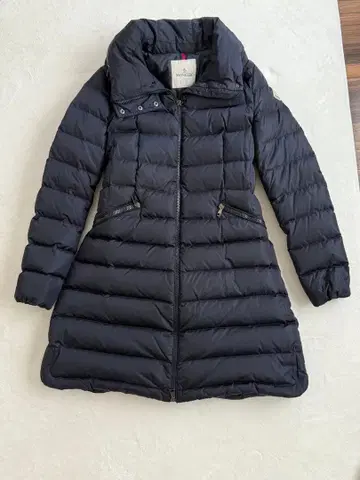 MONCLER 네이비 다운 자켓 후드 부착 새상품급