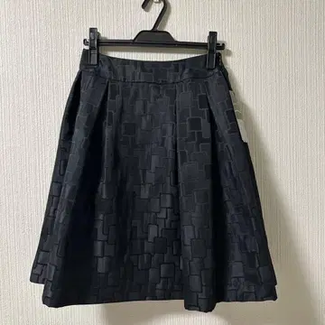 블랙 스커트 깔끔한 볼륨감 택 포함 새상품 새상품급