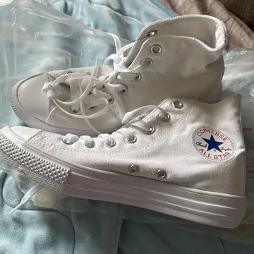 새상품 하이컷 스니커즈 컨버스 화이트 24cm