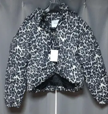 [ 미사용 새상품 ] 다운 자켓 숏 기장 레오파드 L 사이즈