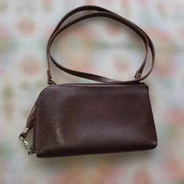 브라운 가죽 백