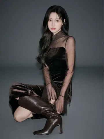 스나이델 시어 도킹 벨로아 드레스 [강혜원 착용]