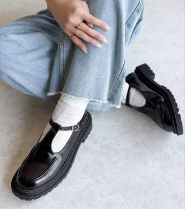 classicalelf T스트랩 로퍼