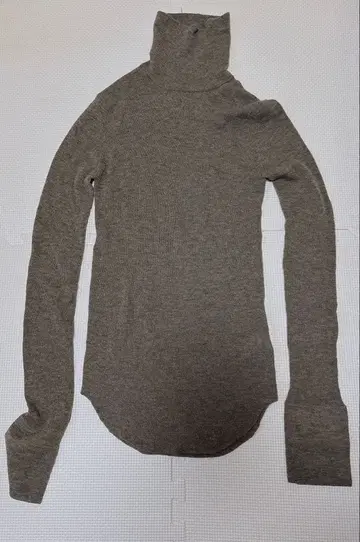 RBS 리브 터틀넥