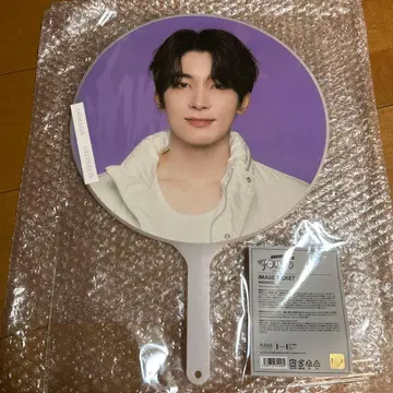 FOLLOW JAPAN 원우 부채