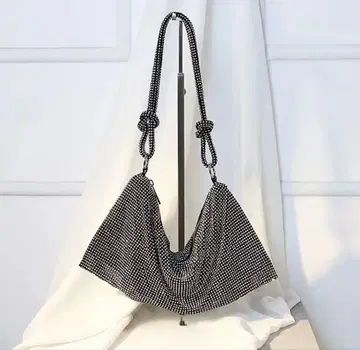 새상품 반짝이는 비즈 장식 백 블랙