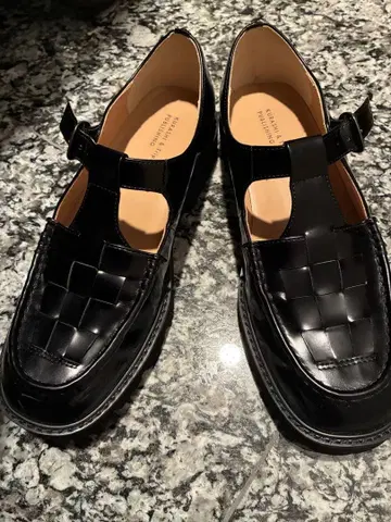 북유럽, 생활 잡화점 / T 스트랩 신발