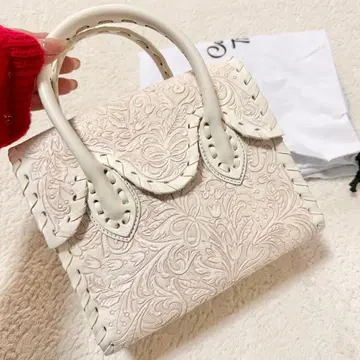 그레이스 콘티넨탈 HolidayCollection 카빙 트라이브스