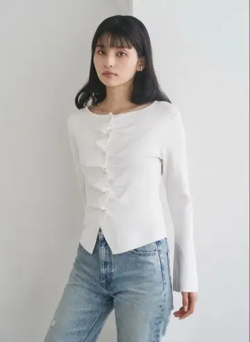 CONNSE 프론트 턱 개더 니트탑