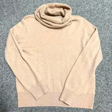 유니클로 캐시미어 100% 터틀넥 스웨터 L 사이즈