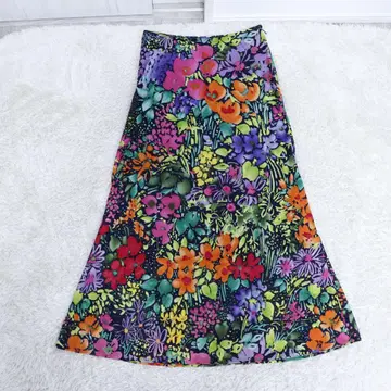 레오나르 LEONARD 꽃무늬 플레어 스커트 사이즈 70 [ M 상당 ]