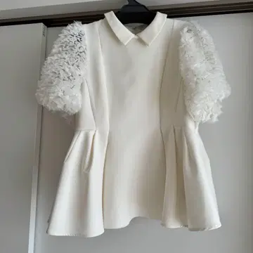 셀포드 카라 부착 페플럼 블라우스 화이트