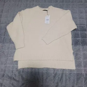 YECCA VECCA 부클 니트