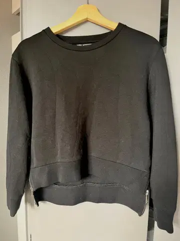 닐 바렛 풀오버 본딩