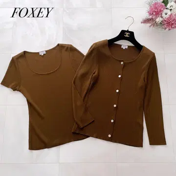 새상품급 폭시 리브 니트 가디건 앙상블 로고 각인 버튼 42