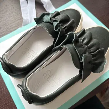 Amb 다크 그린 프릴 스니커즈