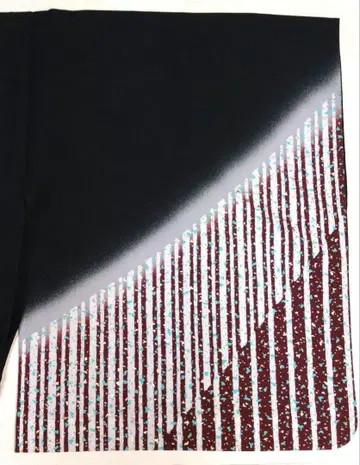 블랙 베이스 폴리에스테르 소재 단 코몬 기장 156cm