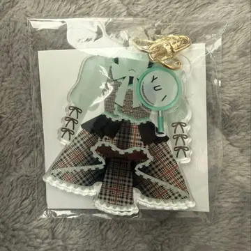 fruits zipper 사쿠라이 유이 의상 아크릴 키링