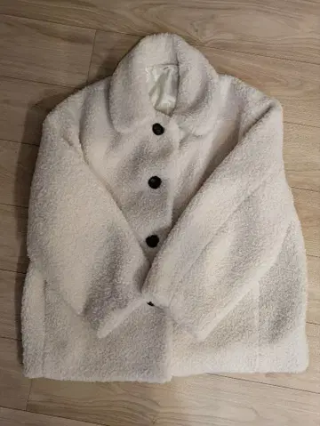 Yori 요리스위트 보아 숏코트 2024AW