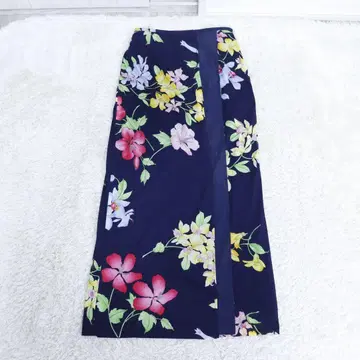 레오나르 캉캉 소재 사이드 슬릿 롱 스커트 사이즈 67 [ M 상당 ]