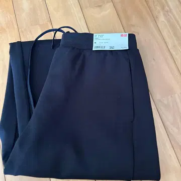 새상품 UNIQLO 드라이 맨투맨 커브 팬츠 M 블랙 표시 사이즈
