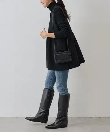 LIVETART 비어즐리 니트 베스트