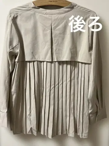 택 포함 새상품 알파벳 백 플리츠 블라우스