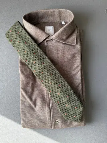 SHIPS 브라운 셔츠와 그린 넥타이 세트 L