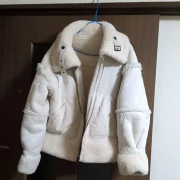 SNIDEL 화이트 무스탕 코트