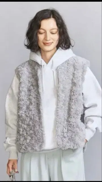 BEAUTY&YOUTH 그레이 퍼 베스트