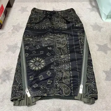 sacai 페이즐리 스커트