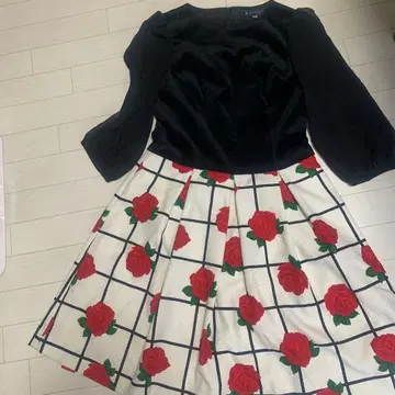 엠즈그레이시 장미 무늬 벨로아 원피스