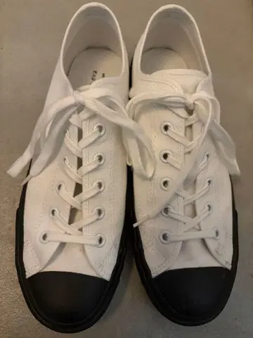 evam eva 레이스업 스니커즈 화이트/블랙