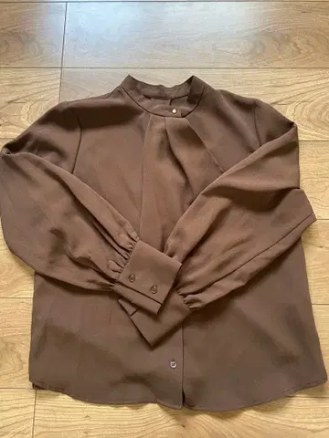 N 내추럴 뷰티 베이직 프릴 달린 드레이프감 블라우스 오피스에도