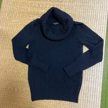 23구 울 100% 오프 터틀넥 스웨터 블랙 컬러 38